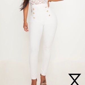 White military button skinny trousers